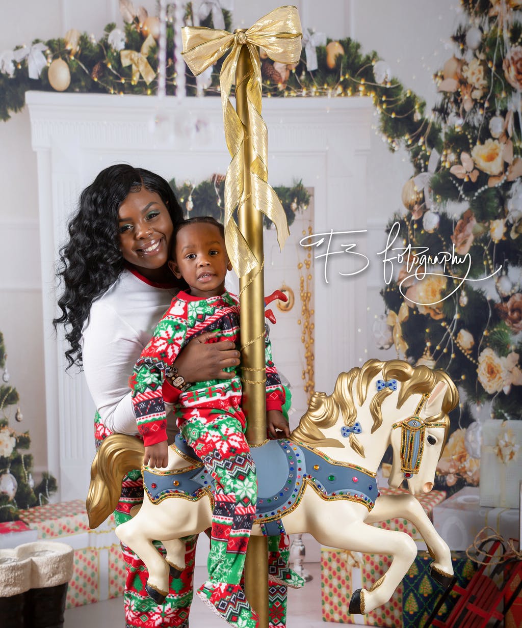 Toile de fond de photographie de plancher de bois de cheminée de brique blanche de Noël