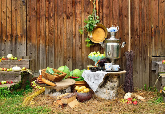 Toile de fond de bois grange récolte légumes fruits paille photo pour la photo