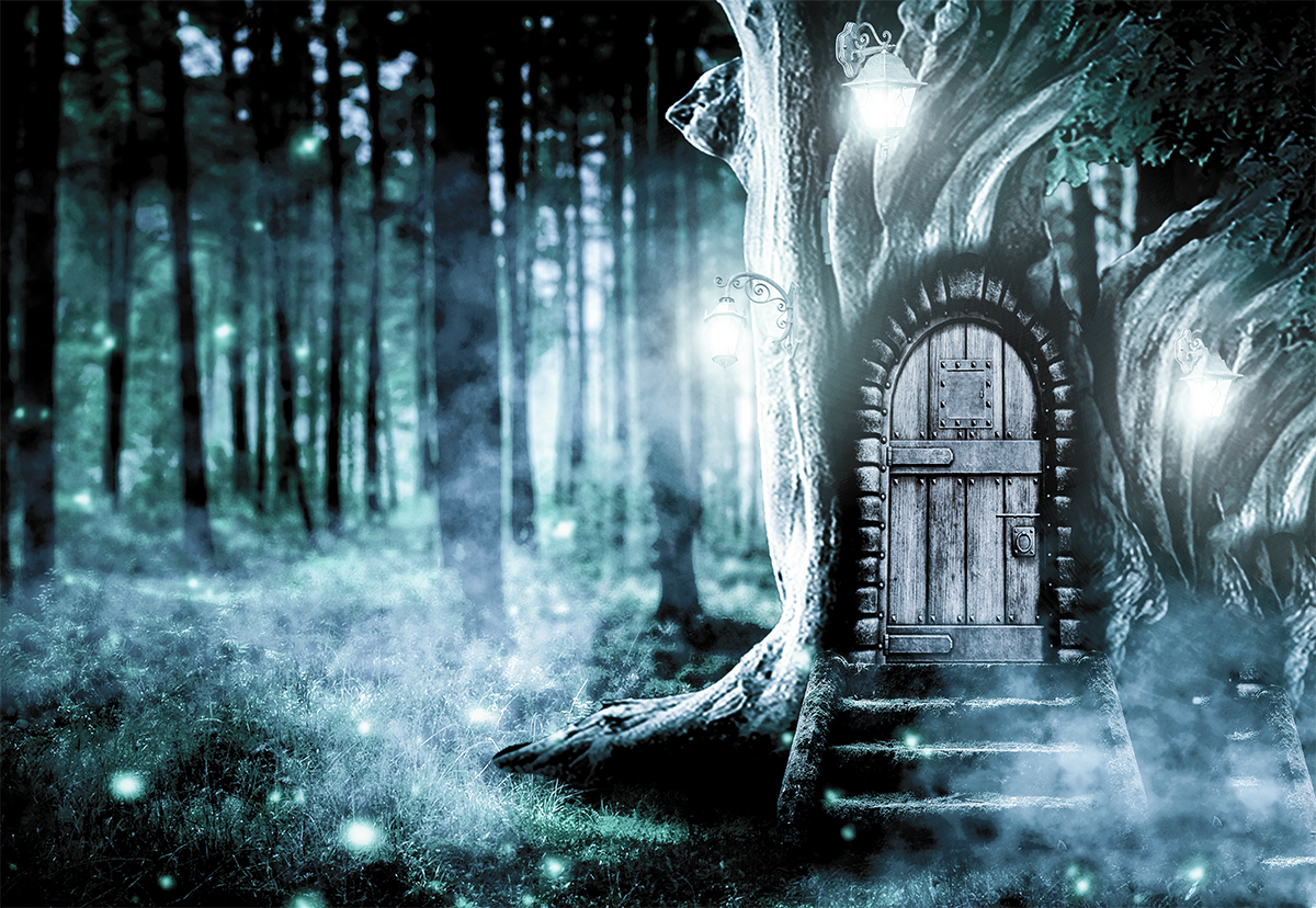 Toile de fond forêt fond blanc grande maison sur fond d'arbre vert