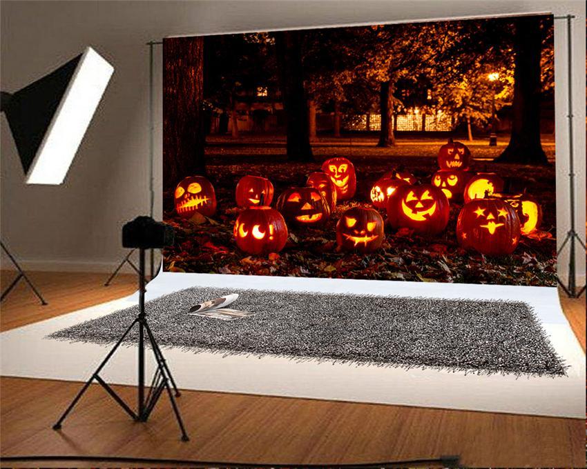 Toile de fond décors d'Halloween de forêt légère de citrouille