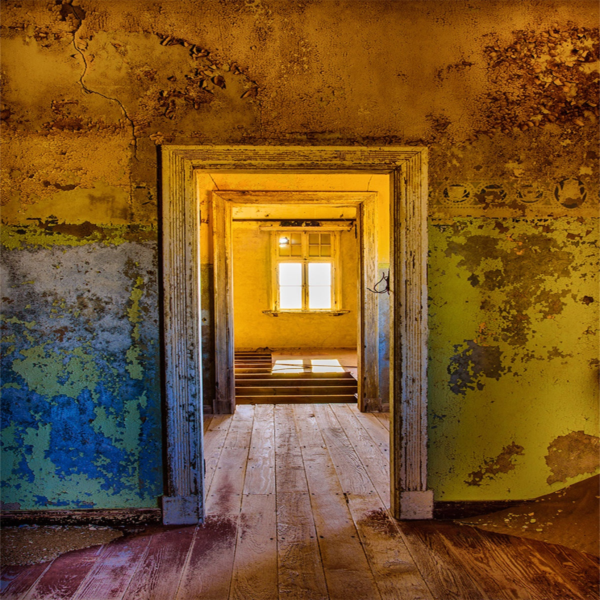 Toile de fond de l'architecture de la fenêtre de la porte de la vieille maison en bois pour le studio