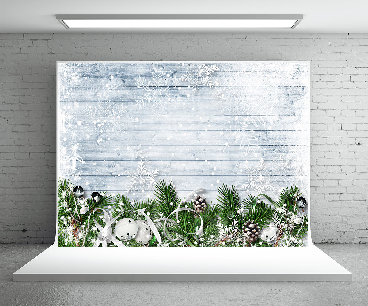Toile de fond de branches de pin de Noël flocons de neige fond de photographie de mur en bois