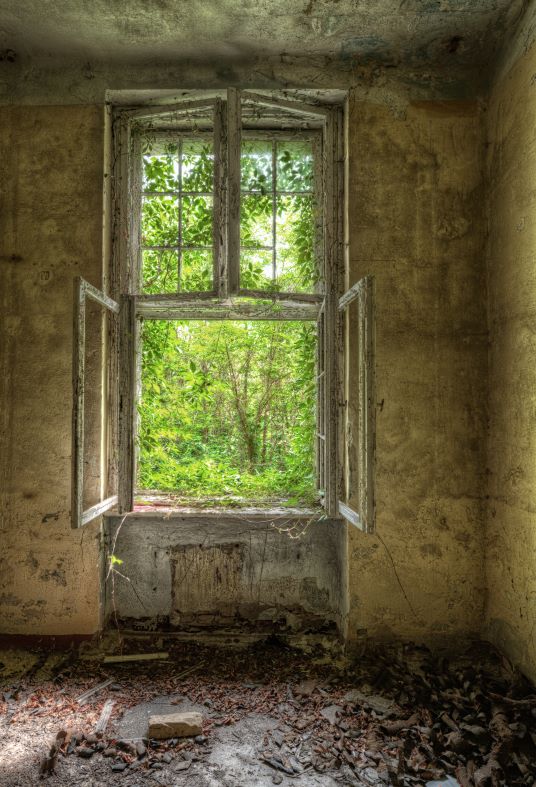 Toile de fond de maison abandonnée de fenêtre grunge pour la photographie SBH0167
