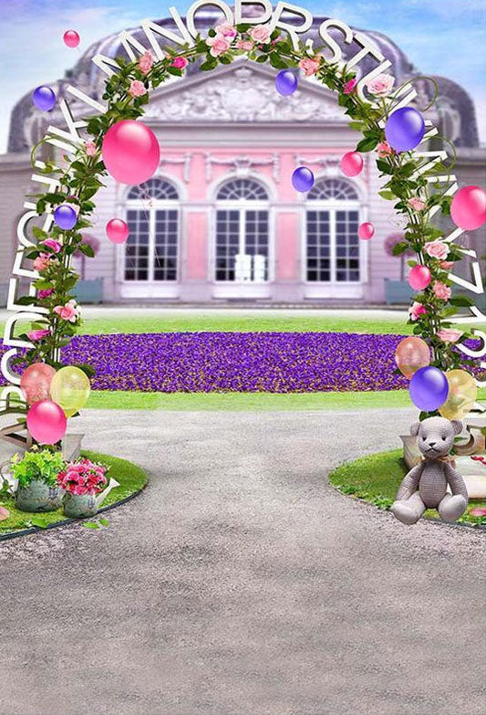 Toile de fond d'arche de plante verte décorative de mariage avant la belle fond de la maison
