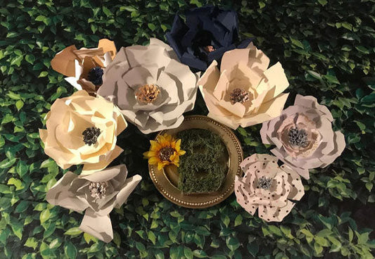 Toile de fond d'anniversaire de feuilles vertes pour la fête de mariée