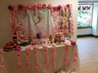 Toile de fond bébé fleurs roses d'anniversaire de danseur d'or pour le décor de fête