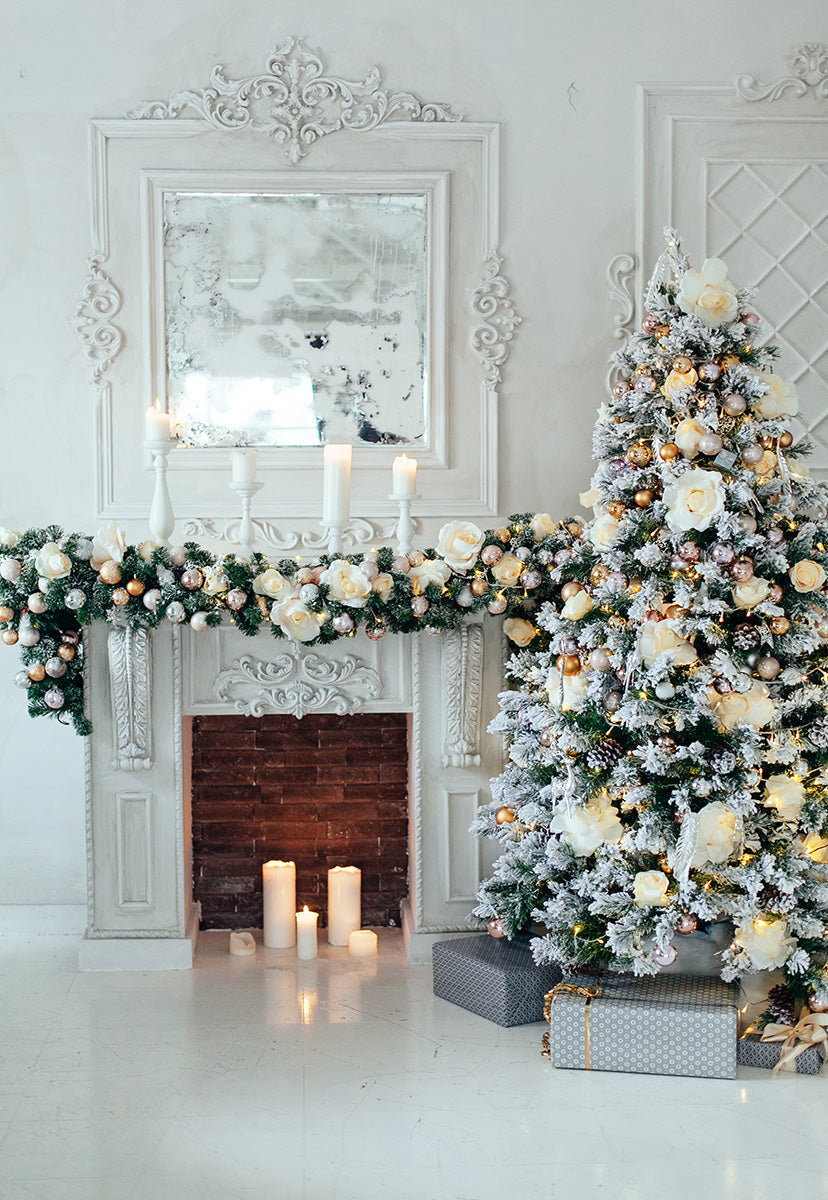 Toile de fond rose fleurs sapin de Noël blanc cheminée décors