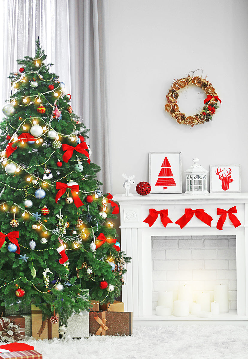 Toile de fond décors d'arbre de Noël de papillon de cheminée blanche pour la photographie