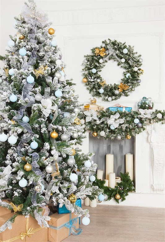 Toile de fond de photomaton de sapin de Noël à fleurs blanches
