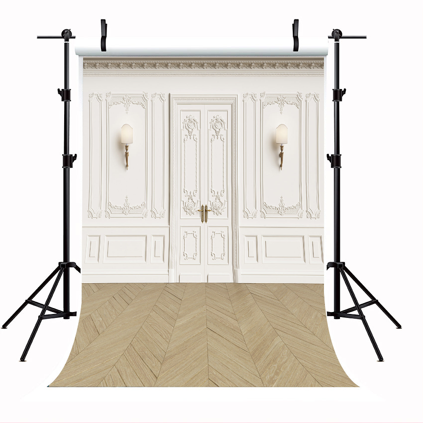 Toile de fond de luxueux mur blanc porte mariage fond de plancher en bois brun clair pour la photo