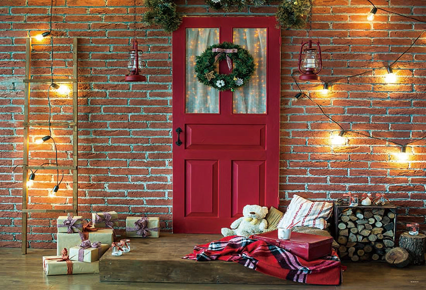 Toile de fond de porte rouge de Noël en brique rouge pour la photographie
