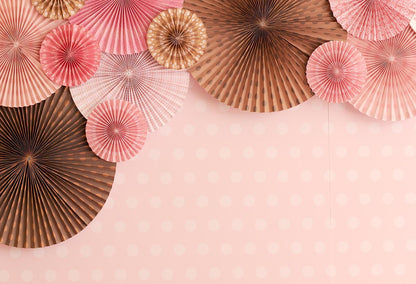 Toile de fond décors d'anniversaire de fleurs en papier à polka rose pour princesse