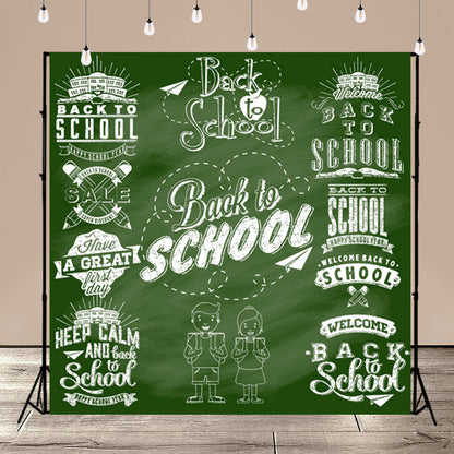 Toile de fond d'étiquettes de dessins calligraphiques de retour à l'école sur tableau noir SBH0113